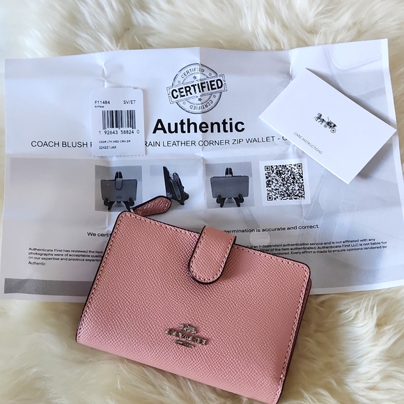 Beautiful NWT Coach Petal Pink Crossgrain Leather Med Corner Zip Wallet 🩷🎁🩶 - Picture 1 of 16